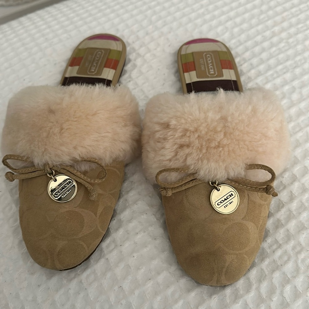Coach slippers size 9 1/2